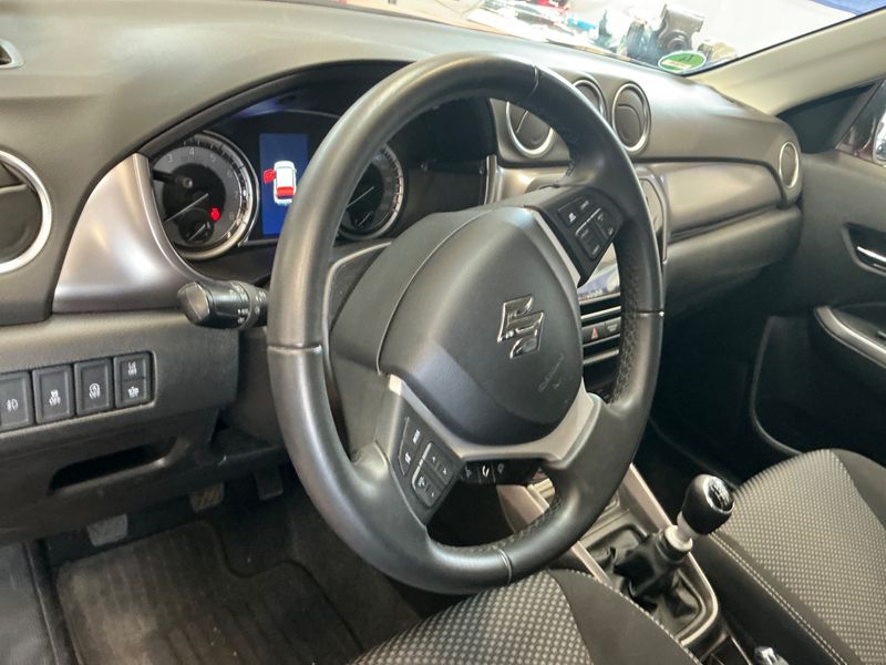Suzuki Vitara 1.4 BoosterJet Mild-Hybrid Comfort 4x2 2023 – снимка 26