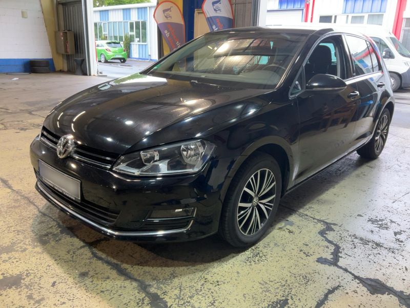 Volkswagen Golf VII 1.2 TSI Allstar BlueMotion Tech 2016 – снимка 1