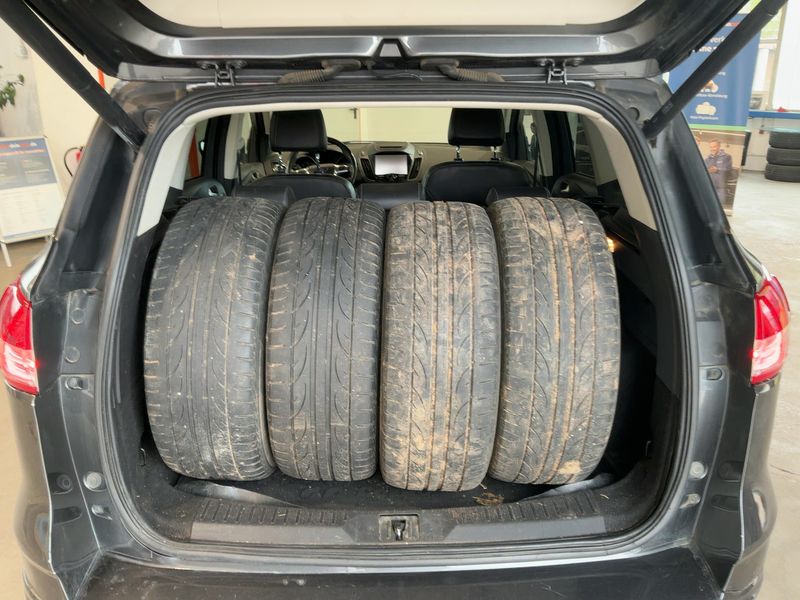 Ford Kuga 2.0 TDCi Individual 2016 – снимка 16