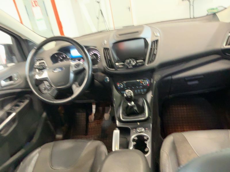Ford Kuga 2.0 TDCi Individual 2016 – снимка 18