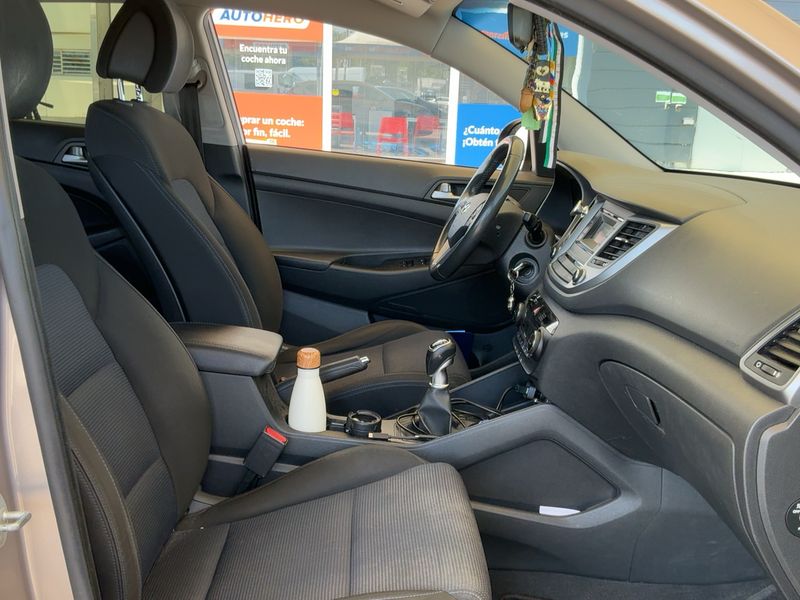 Hyundai Tucson 1.7 CRDi Klass BlueDrive 2015 – снимка 16