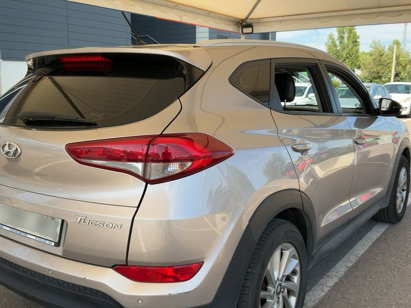 Hyundai Tucson 1.7 CRDi Klass BlueDrive 2015 – снимка 8