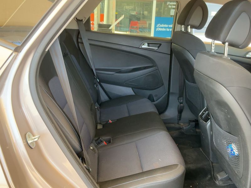 Hyundai Tucson 1.7 CRDi Klass BlueDrive 2015 – снимка 19