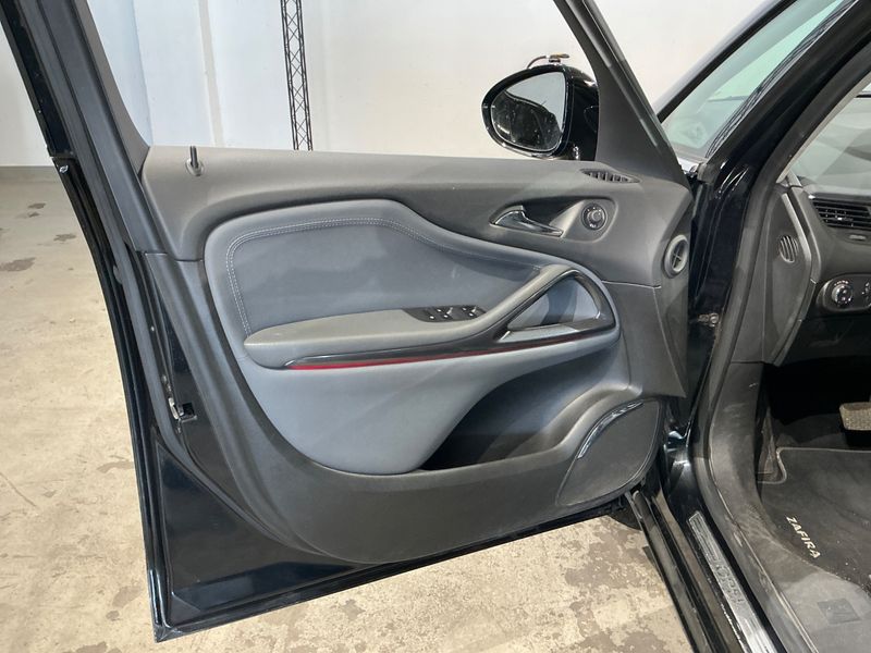 Opel Zafira Tourer 2.0 CDTI Innovation 2013 – снимка 35