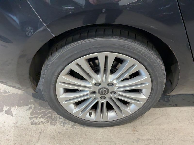 Opel Zafira Tourer 2.0 CDTI Innovation 2013 – снимка 9