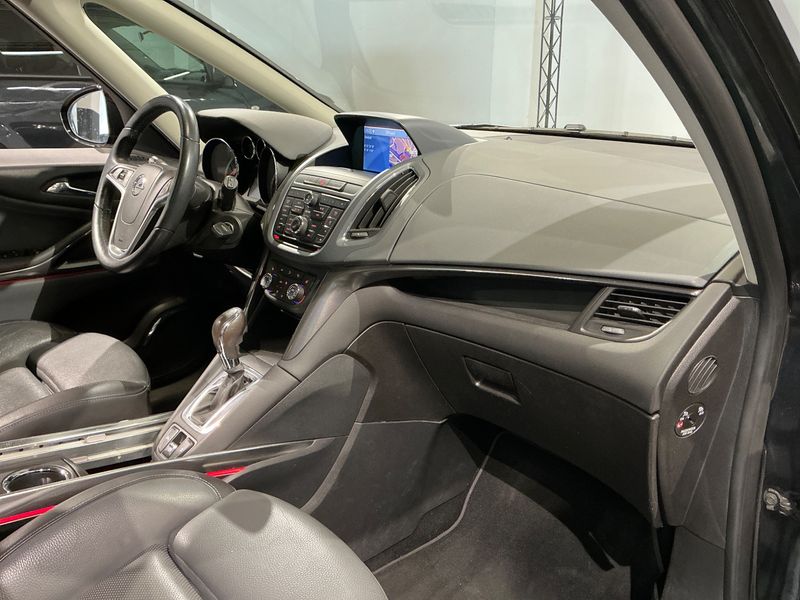 Opel Zafira Tourer 2.0 CDTI Innovation 2013 – снимка 41