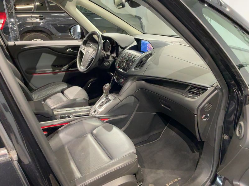 Opel Zafira Tourer 2.0 CDTI Innovation 2013 – снимка 17