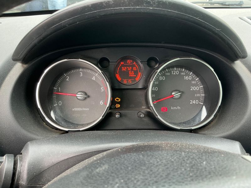 Nissan Qashqai+2 2.0 dCi Acenta 2008 – снимка 4