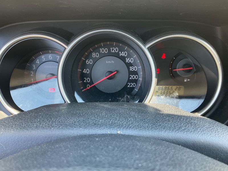 Nissan Tiida 1.6 Acenta 2008 – снимка 4