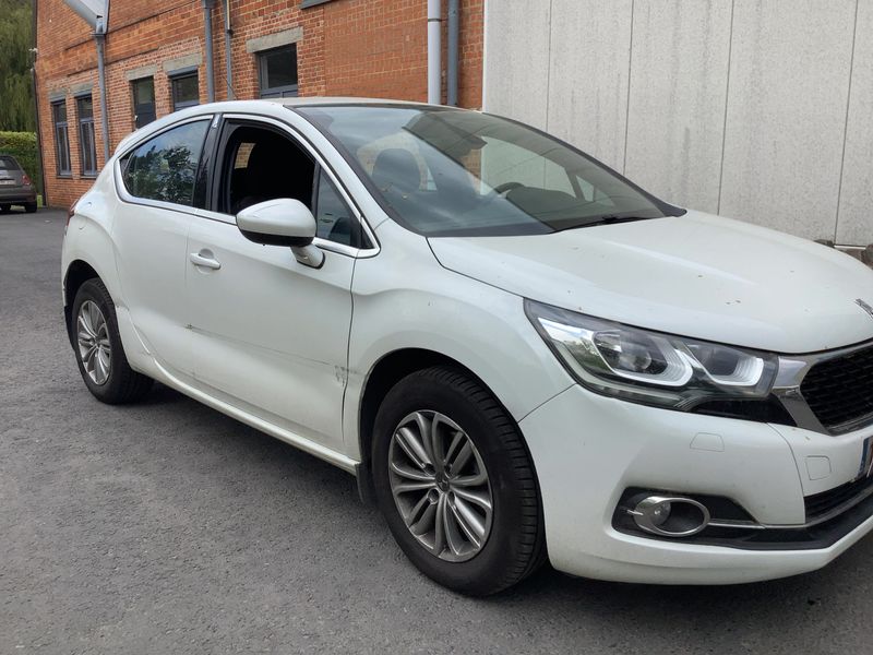 DS Automobiles DS4 1.6 Blue-HDi SoChic 2017 – снимка 12