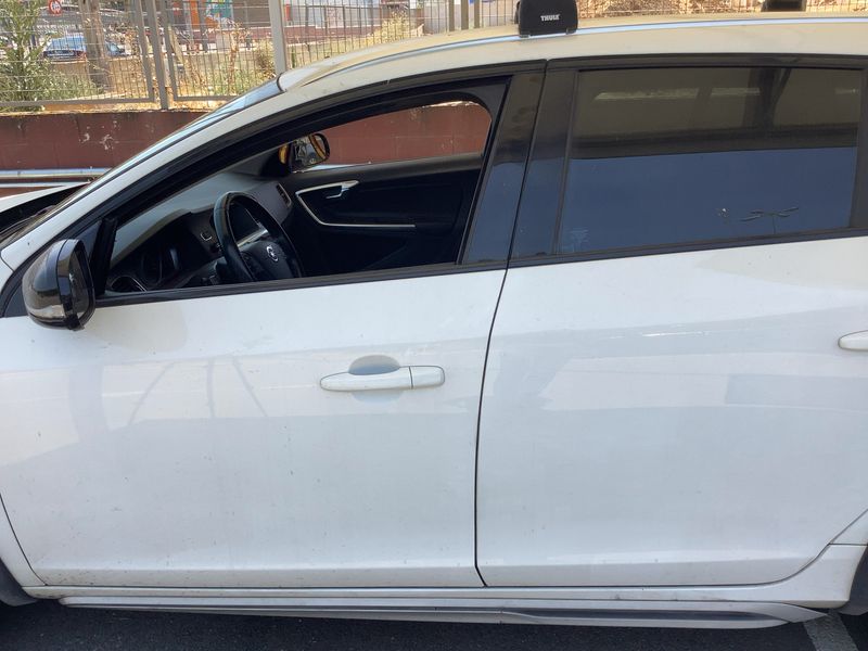 Volvo V60 Cross Country 2.0 D3 Kinetic 2016 – снимка 4