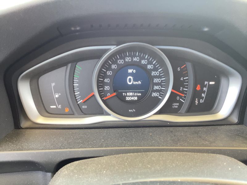 Volvo V60 Cross Country 2.0 D3 Kinetic 2016 – снимка 18