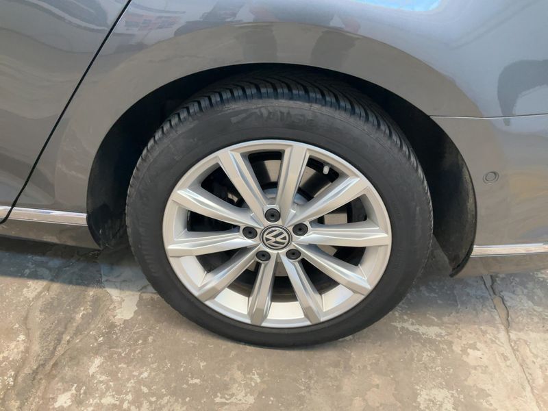 Volkswagen Passat 2.0 TDI Highline 4Motion BlueMotion Tech 2017 – снимка 5