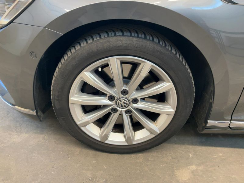 Volkswagen Passat 2.0 TDI Highline 4Motion BlueMotion Tech 2017 – снимка 3