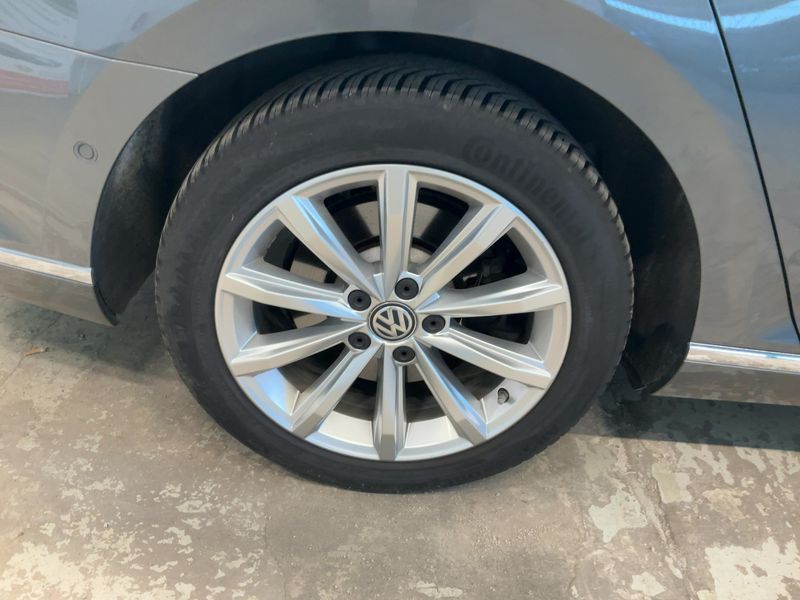 Volkswagen Passat 2.0 TDI Highline 4Motion BlueMotion Tech 2017 – снимка 9