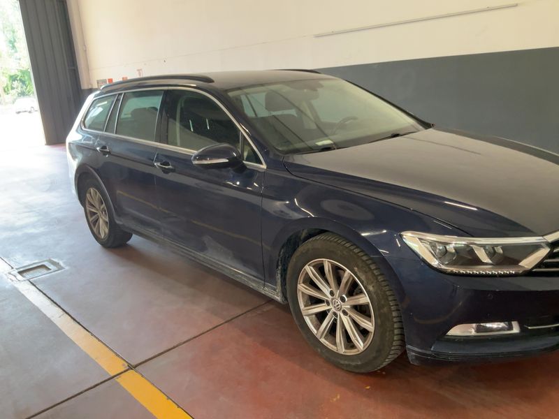 Volkswagen Passat 2.0 TDI Business Line BlueMotion Tech 2017 – снимка 12