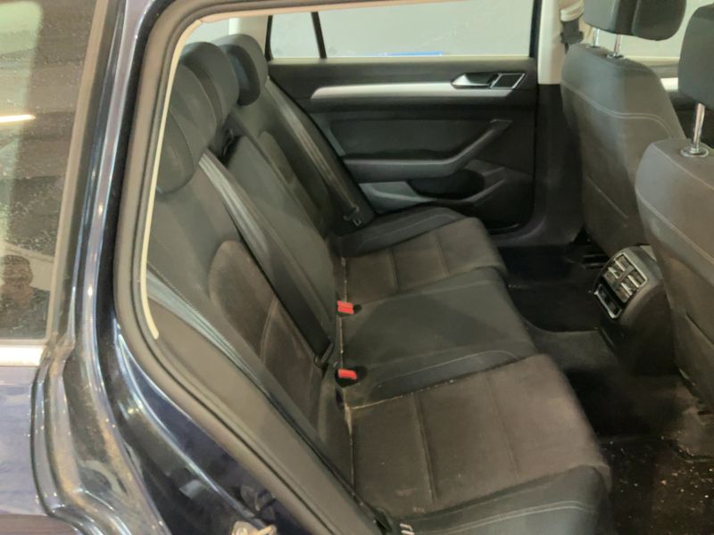 Volkswagen Passat 2.0 TDI Business Line BlueMotion Tech 2017 – снимка 19