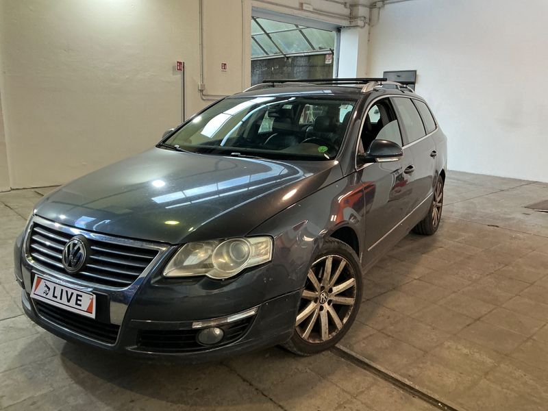 Volkswagen Passat 2.0 TDI Highline 2010 – снимка 1