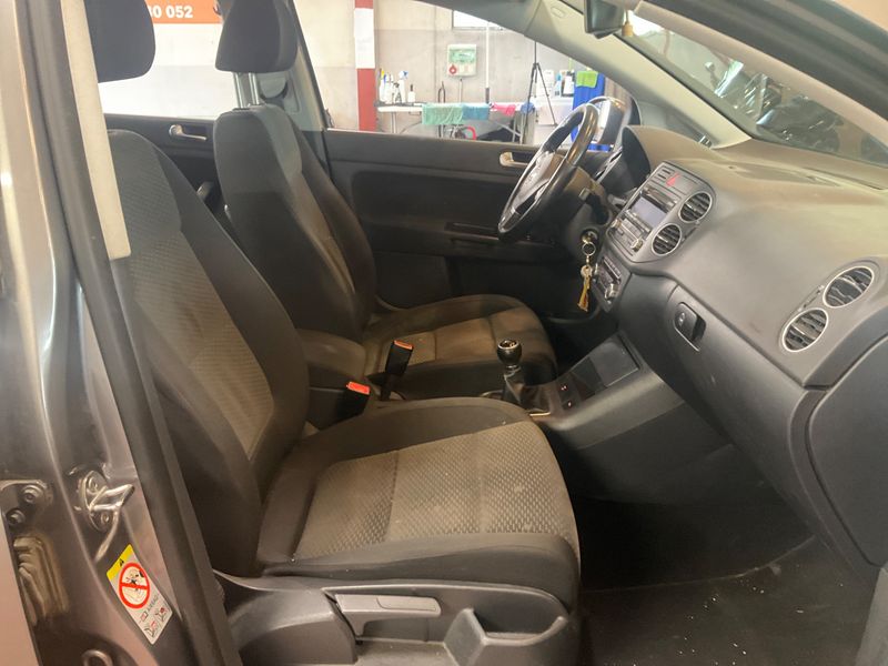 Volkswagen Golf VI Plus 1.6 TDI Comfortline 2010 – снимка 3
