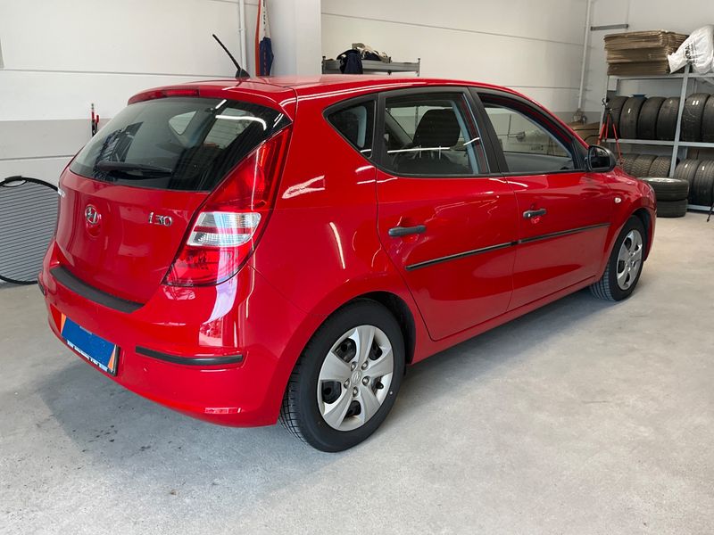 Hyundai i30 1.4 Classic 2009 – снимка 2
