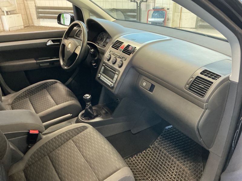 Volkswagen Touran 2.0 TDI Trendline 2009 – снимка 3