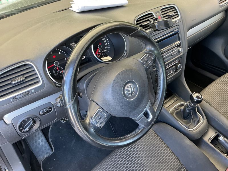Volkswagen Golf VI 1.6 TDI Advance BlueMotion Tech 2012 – снимка 35