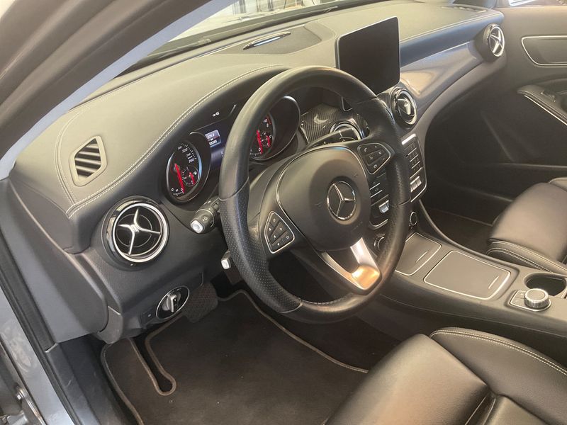 Mercedes-Benz GLA-Klasse GLA 200 Urban Style Edition 2019 – снимка 45
