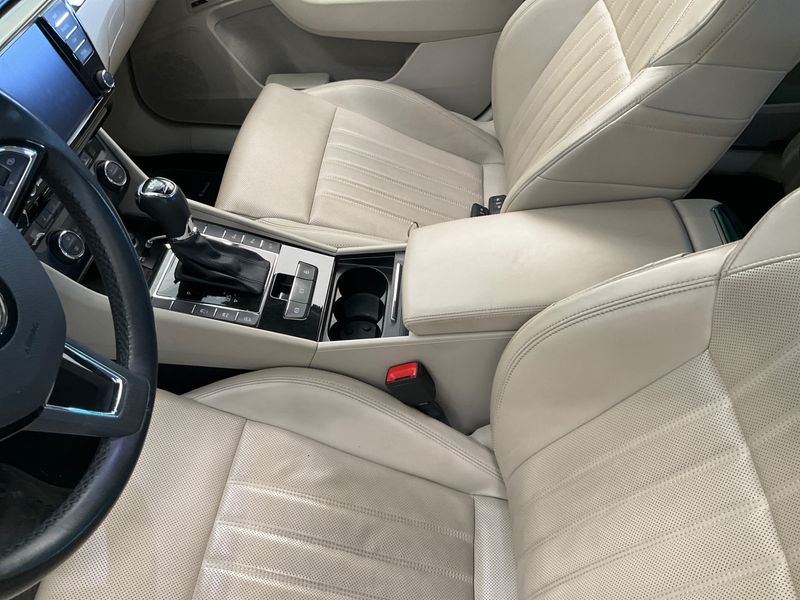 Skoda Superb 2.0 TSI Laurin & Klement 4x4 2016 – снимка 43