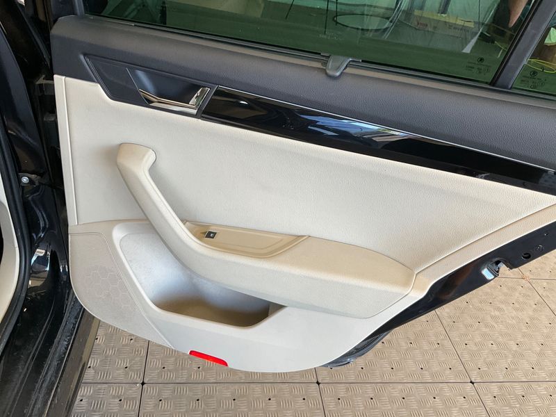 Skoda Superb 2.0 TSI Laurin & Klement 4x4 2016 – снимка 37
