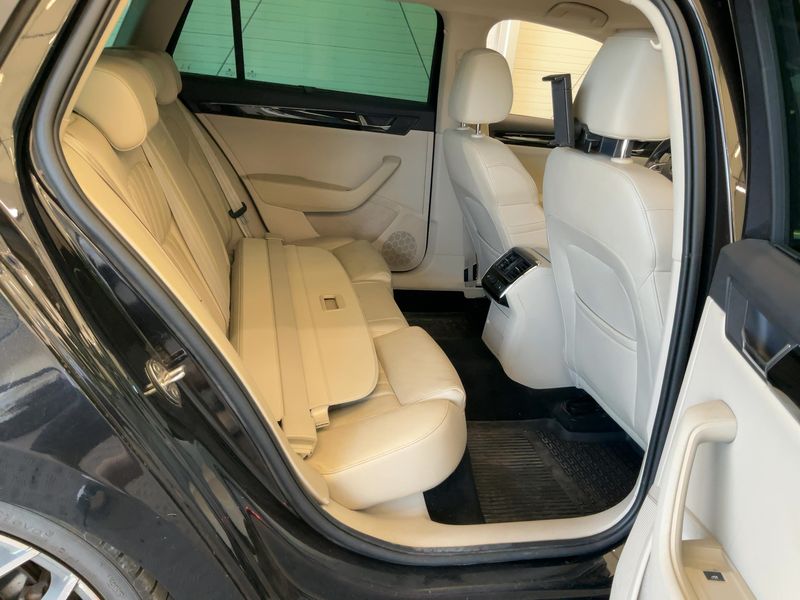 Skoda Superb 2.0 TSI Laurin & Klement 4x4 2016 – снимка 20