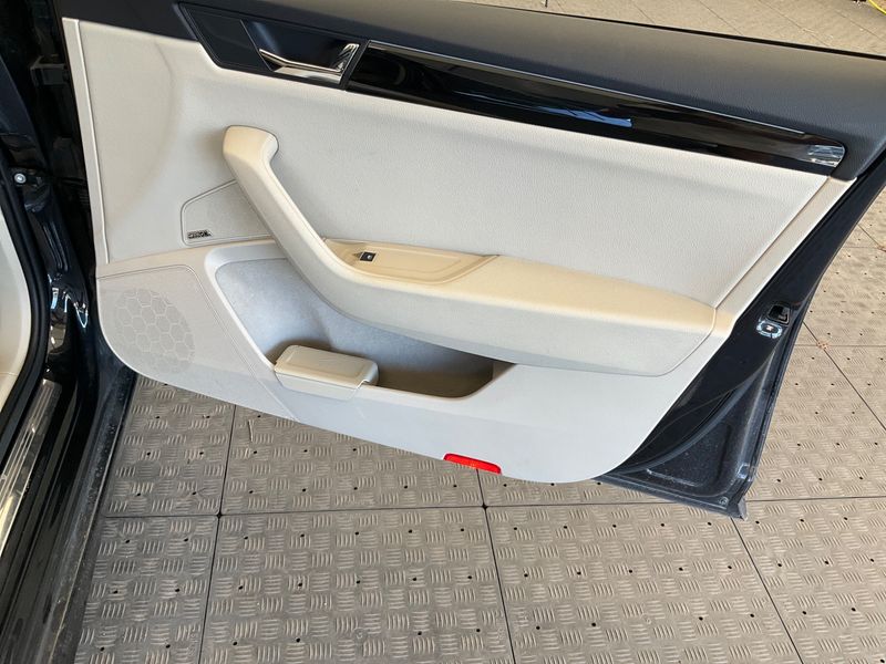 Skoda Superb 2.0 TSI Laurin & Klement 4x4 2016 – снимка 34