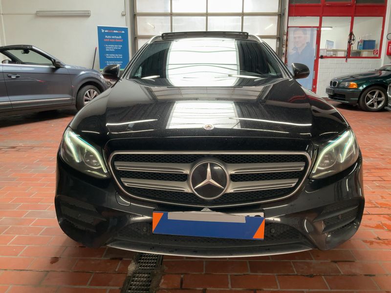 Mercedes-Benz E-Klasse E 220 d AMG Line 2017 – снимка 14