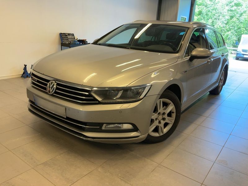 Volkswagen Passat 2.0 TDI Highline 4Motion BlueMotion Tech 2015 – снимка 1
