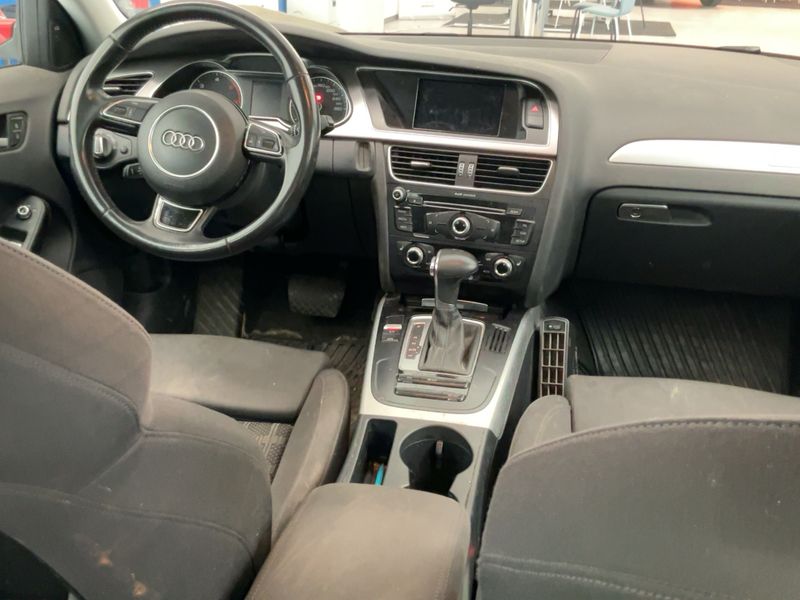 Audi A4 2.0 TDI quattro Attraction 2013 – снимка 18