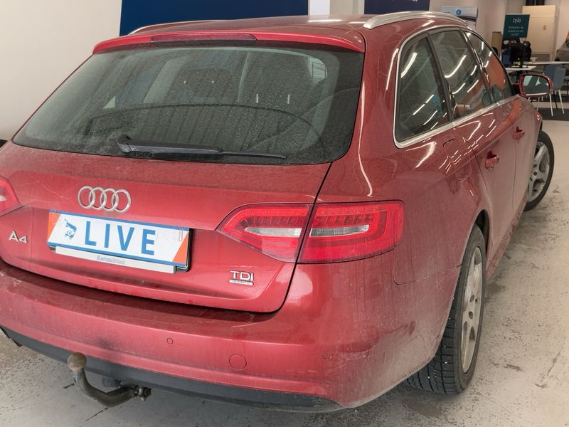 Audi A4 2.0 TDI quattro Attraction 2013 – снимка 8