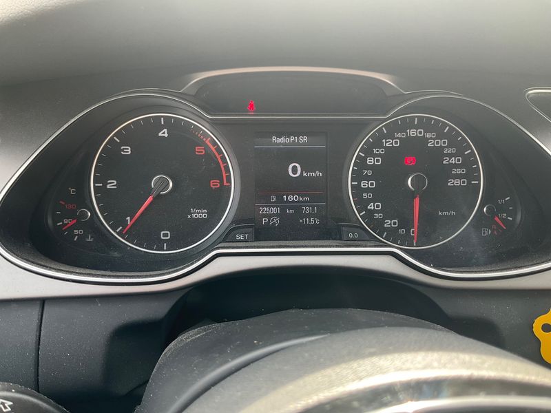 Audi A4 2.0 TDI quattro Attraction 2013 – снимка 19