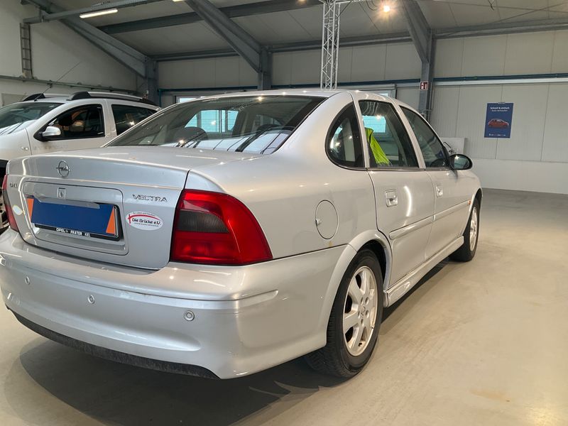 Opel Vectra 1.6 Selection 2001 – снимка 2