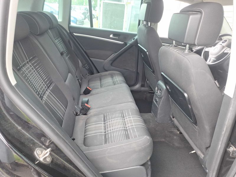Volkswagen Tiguan 2.0 TDI Lounge BlueMotion Tech 2015 – снимка 13