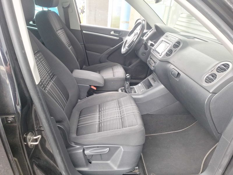 Volkswagen Tiguan 2.0 TDI Lounge BlueMotion Tech 2015 – снимка 10