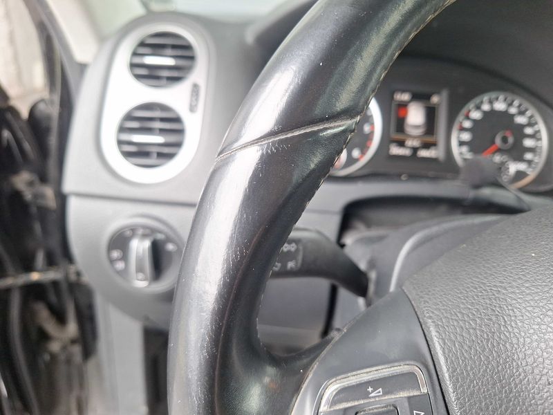 Volkswagen Tiguan 2.0 TDI Lounge BlueMotion Tech 2015 – снимка 37