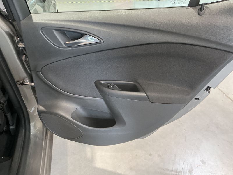 Opel Astra 1.0 Turbo Business Start/Stop 2017 – снимка 31