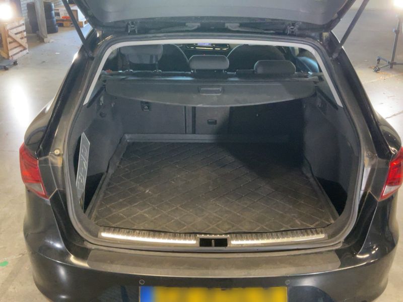 Seat Leon 1.6 TDI Style Business 2014 – снимка 15