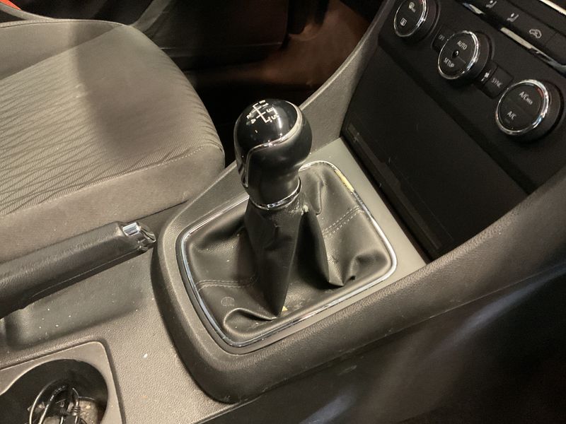 Seat Leon 1.6 TDI Style Business 2014 – снимка 21