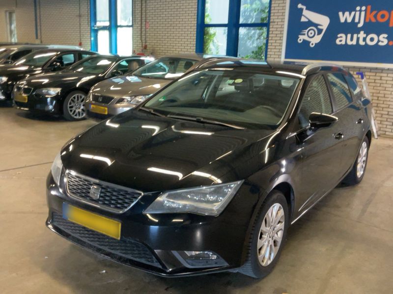 Seat Leon 1.6 TDI Style Business 2014 – снимка 2