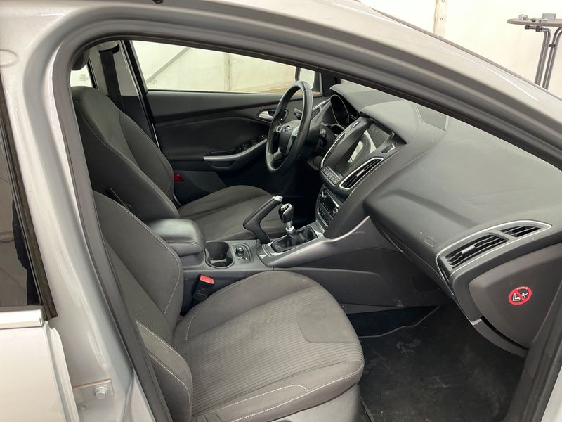 Ford Focus 1.0 EcoBoost Titanium 2013 – снимка 3