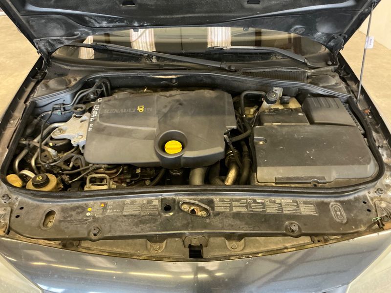 Renault Laguna 1.9 dCi Expression 2006 – снимка на щета