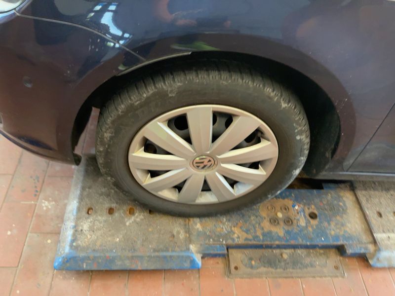 Volkswagen Touran 2.0 TDI Life BlueMotion Tech 2013 – снимка 3