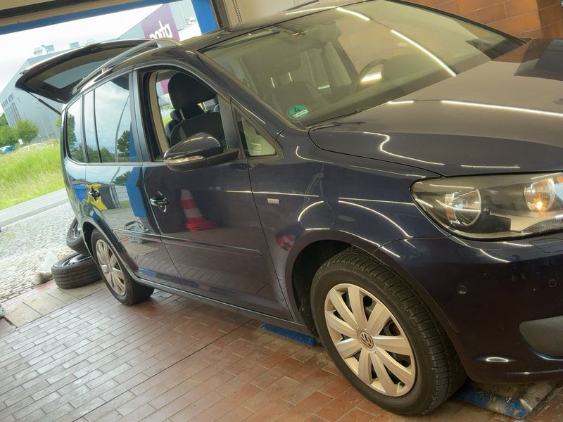 Volkswagen Touran 2.0 TDI Life BlueMotion Tech 2013 – снимка 12