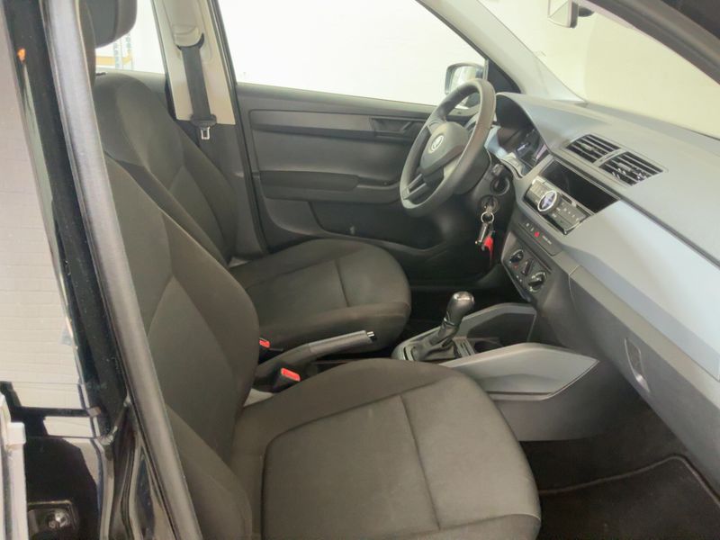 Skoda Fabia 1.2 TSI Style 2015 – снимка 17