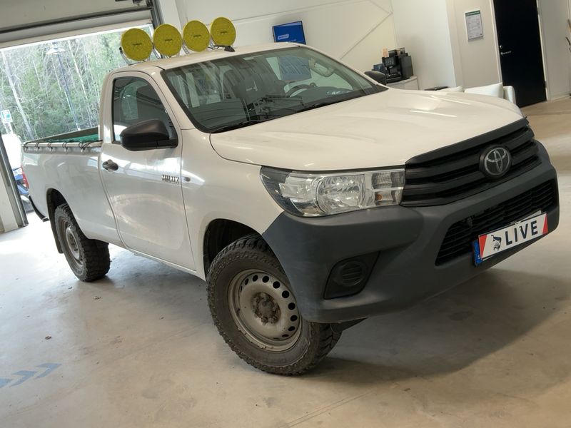 Toyota Hilux 2.4 D-4D Single Cab Duty 4x4 2020 – снимка 12